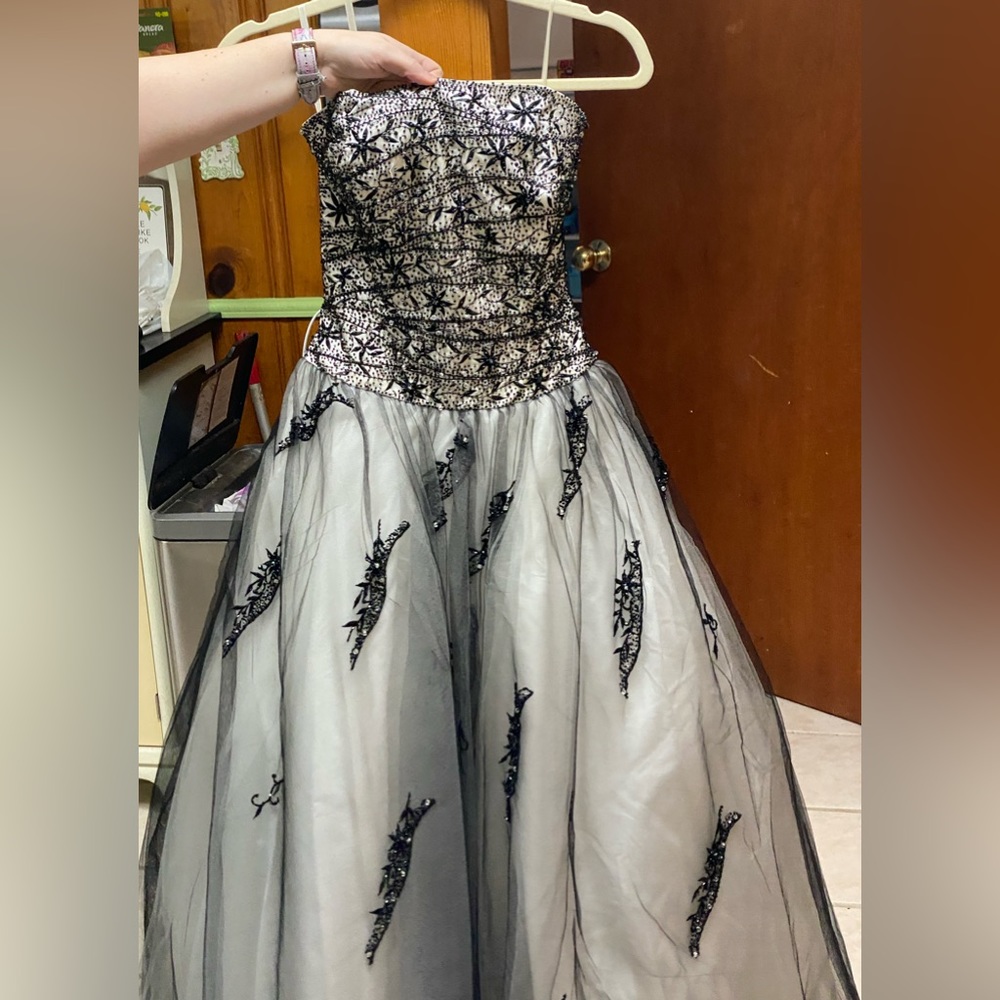 Extreme a division of Impressions formal gown Size 6